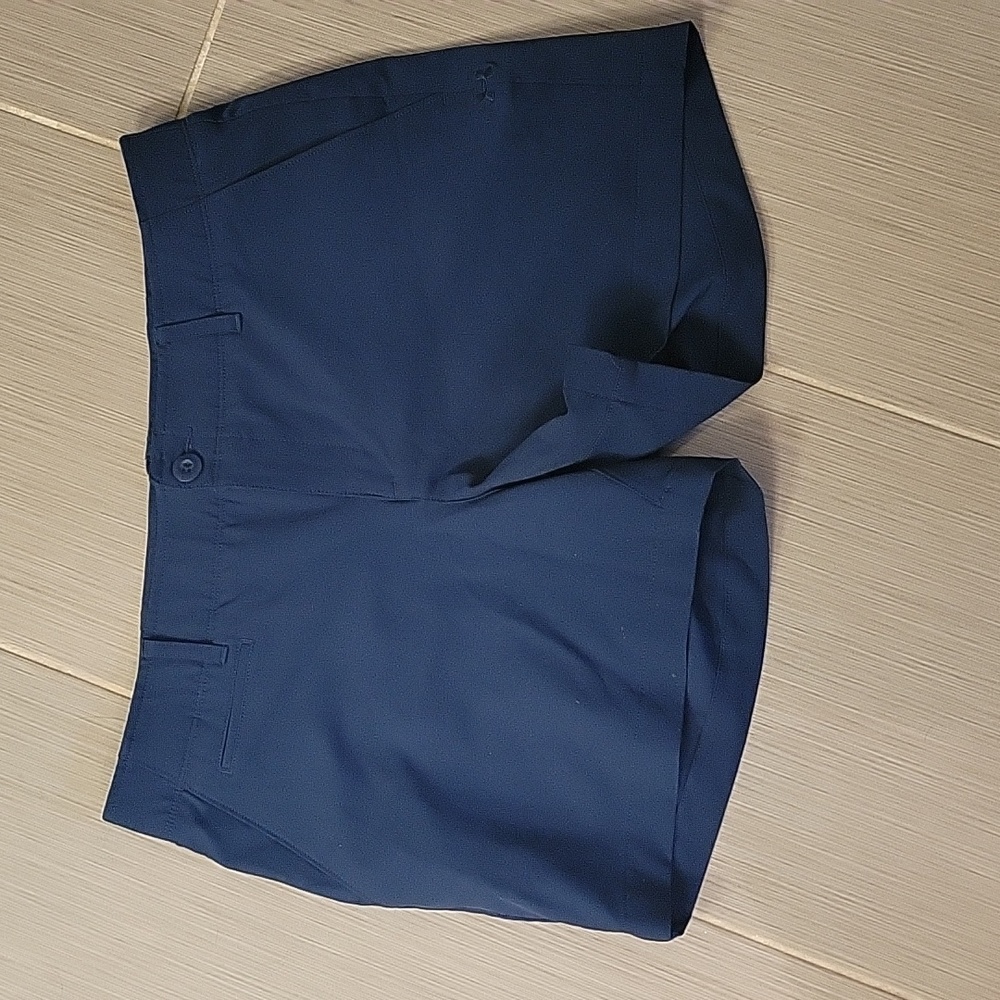 Under Armour navy womens golf shorts size 10